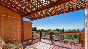 Manta Ray Suite, 1 King Bed, Private Bathroom, Lanai | Egyptian cotton sheets, premium bedding, WiFi (free) - Banyan Tree Sanctuary (Kailua-Kona)