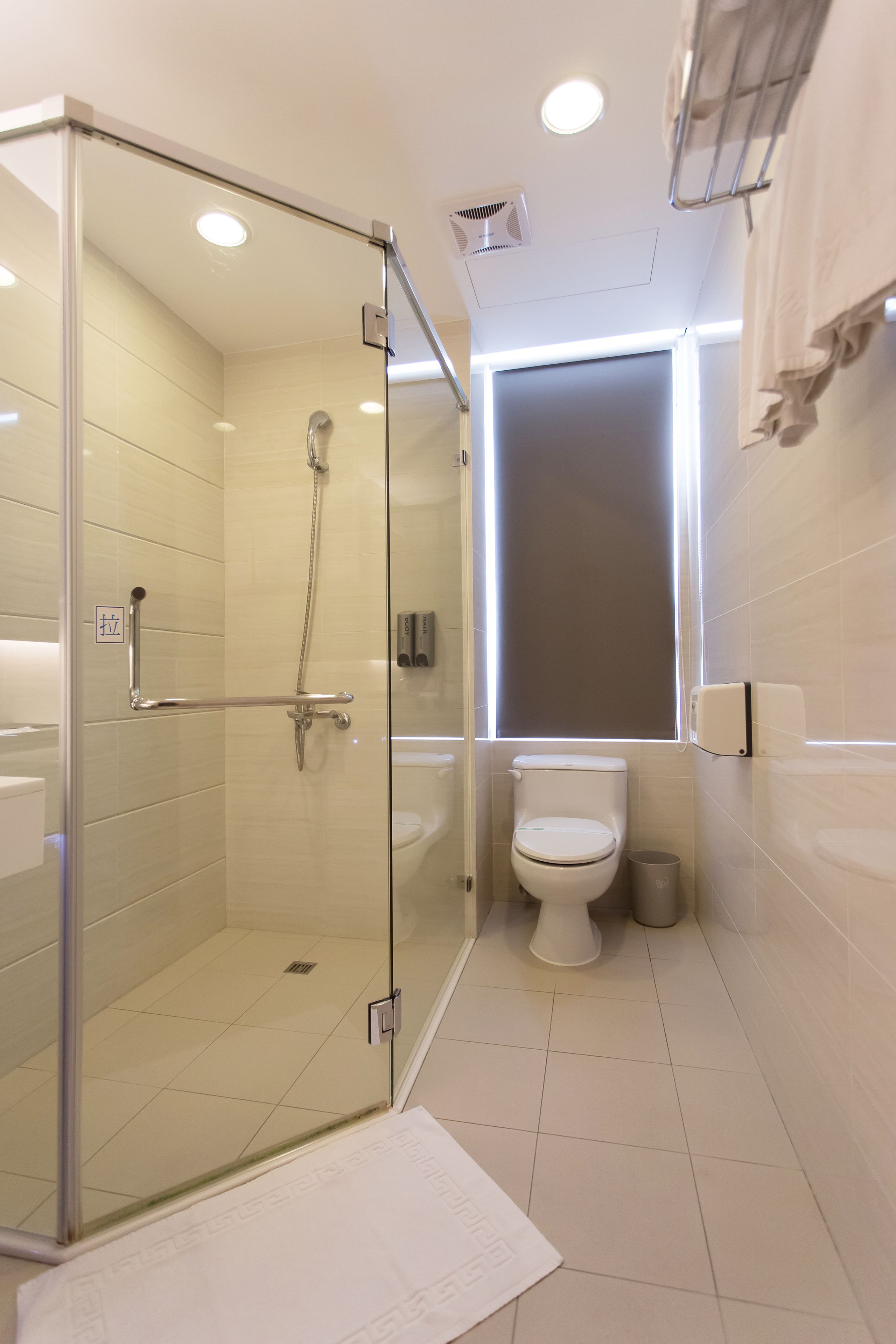 quadruple room | bathroom | shower, free toiletries, hair dryer, slippers