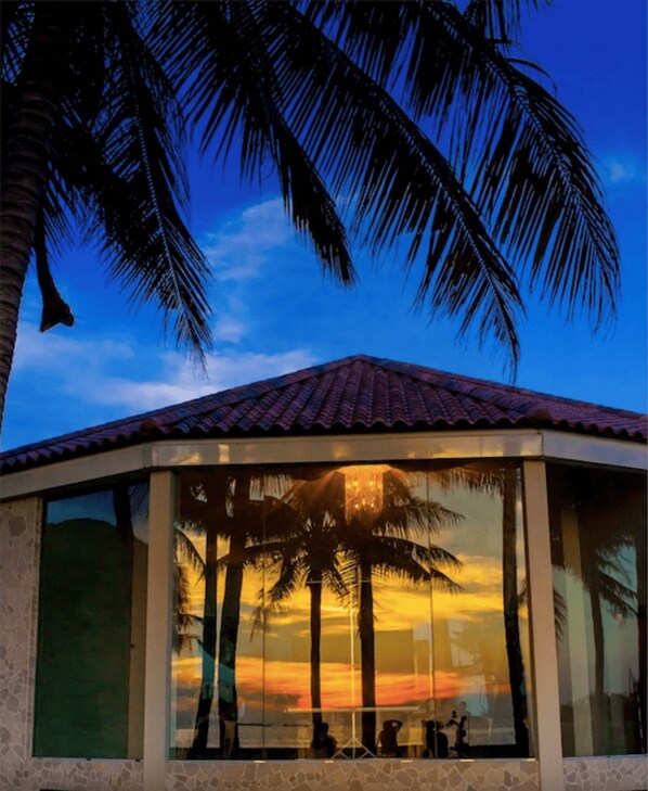 Indoor wedding - Sizihwan Sunset Beach Resort (Kaohsiung)