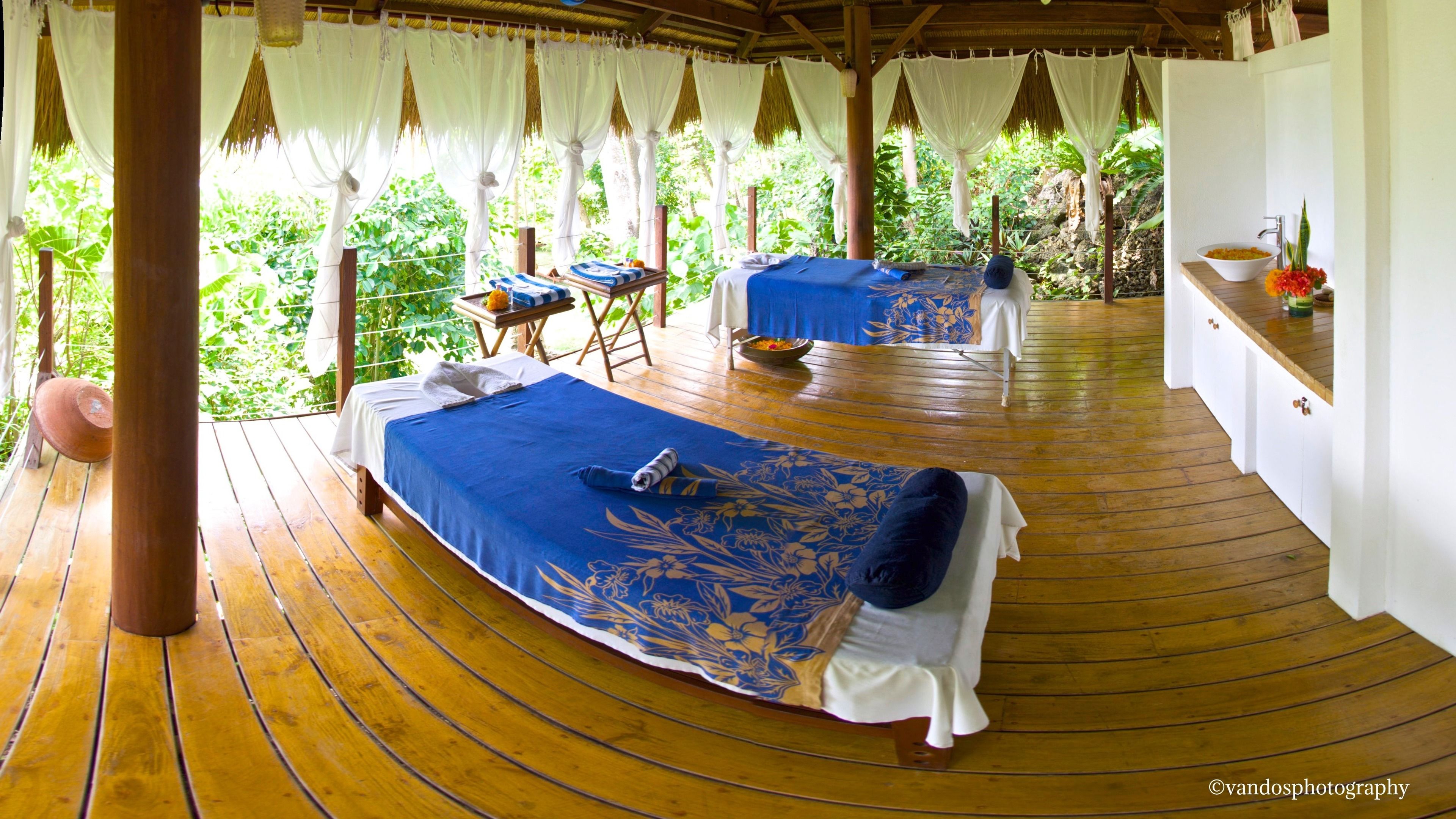 swedish massages, massages on the beach