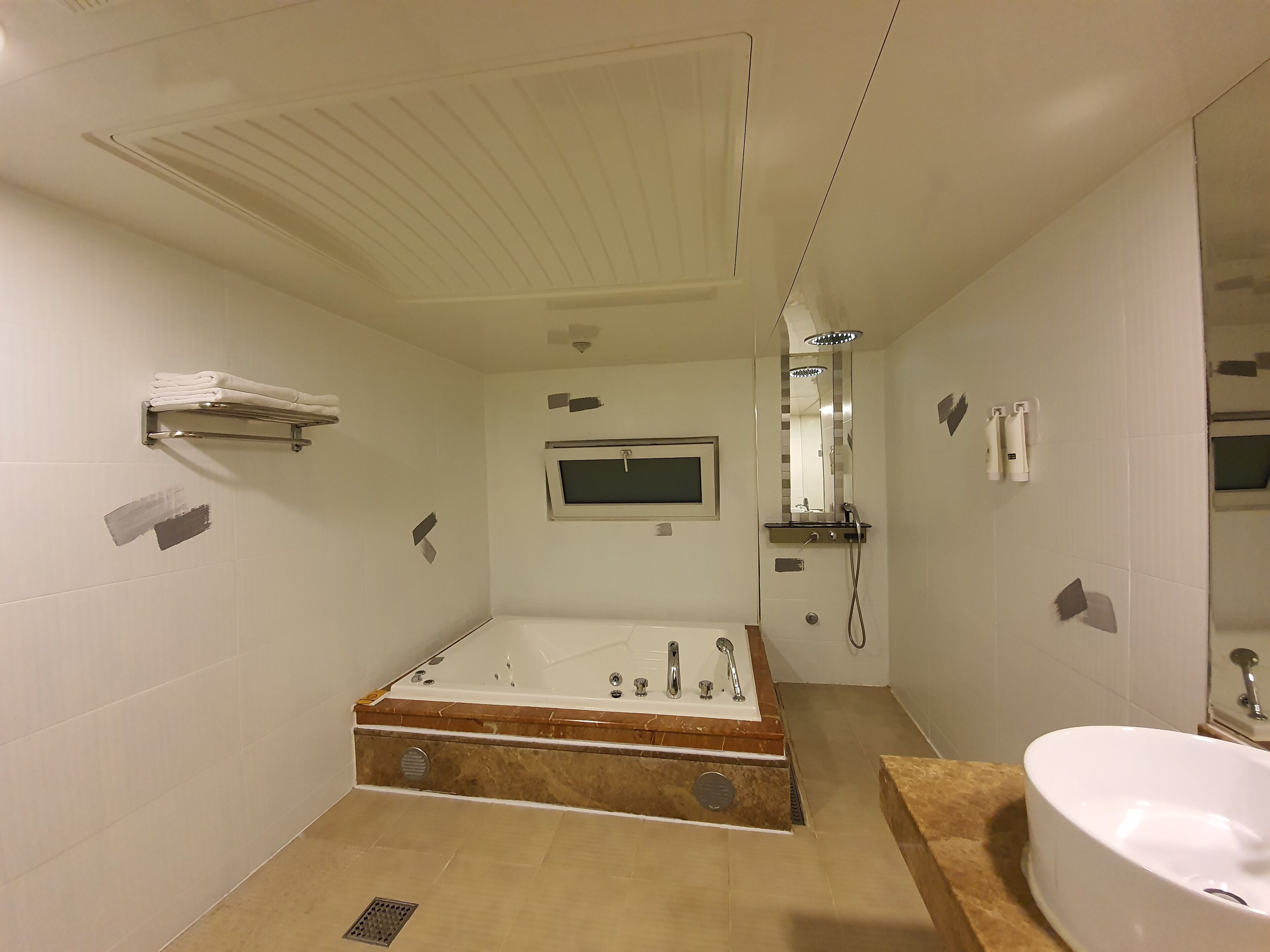 Photo - Friendly DH Naissance Hotel by Mindrum Group