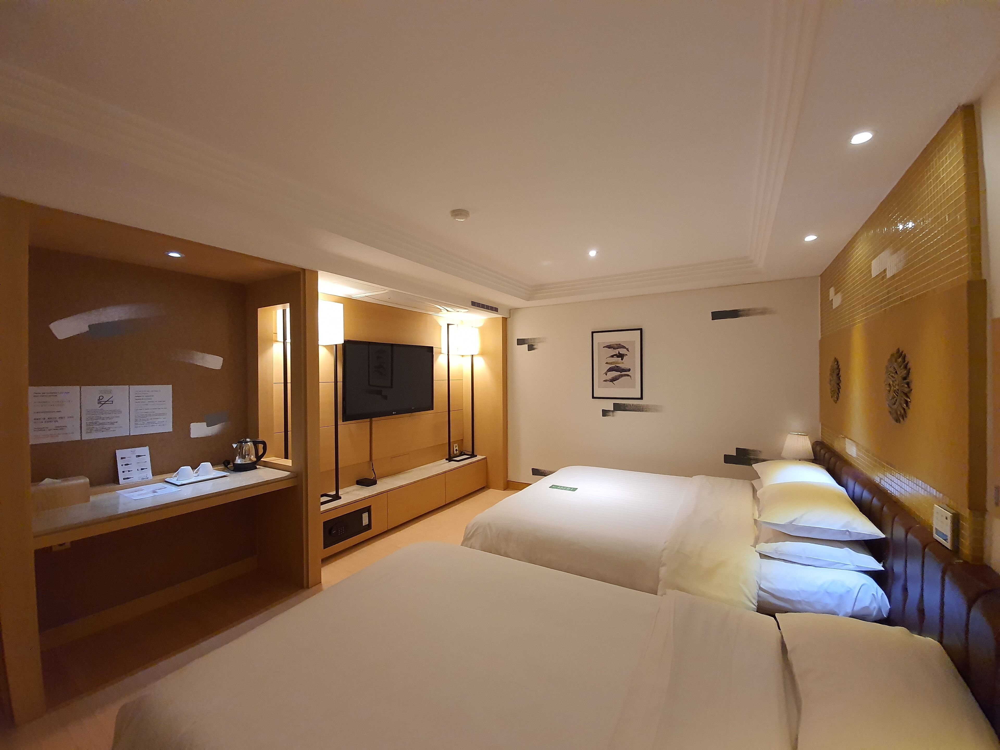 Premium bedding, pillowtop beds, free minibar, in-room safe