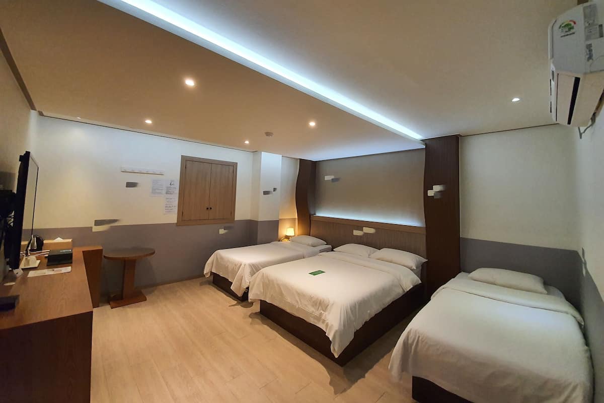 1 Schlafzimmer, hochwertige Bettwaren, Pillowtop-Betten