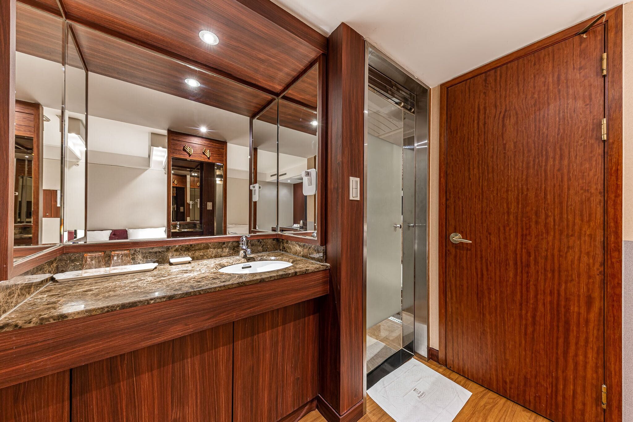 Foto - Friendly DH Naissance Hotel by Mindrum Group