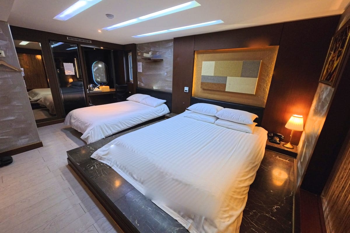 Premier-værelse (Breakfast included) | Premium-sengetøj, senge med topmadrasser, gratis minibar