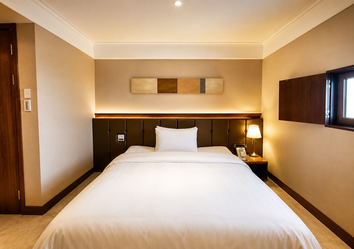 Premium bedding, pillowtop beds, free minibar, in-room safe