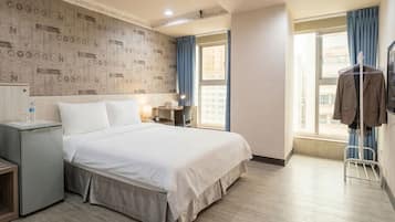 Double Room, Bathtub, City View | Desk, laptop workspace, blackout drapes, soundproofing