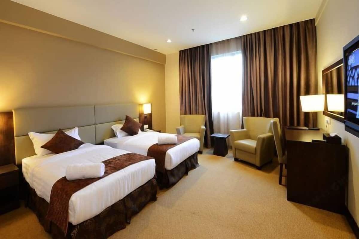 Minibar, in-room safe, desk, blackout curtains