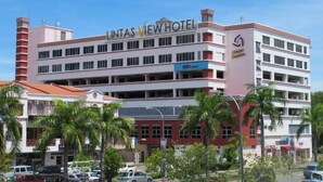 A multi-story building with the sign "INTAS VIEW HOTEL" prominently displayed. - Lintas View Hotel (Kota Kinabalu)