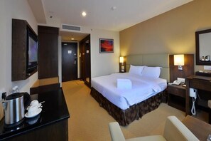 Flat-screen TV - Lintas View Hotel (Kota Kinabalu)