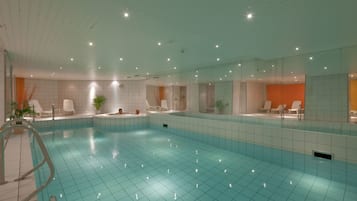 Piscine couverte, piscine extérieure