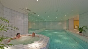 屋内プール、屋外プール