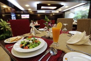 Petit déjeuner buffet compris tous les jours