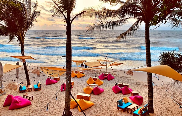 On the beach, beach bar - AND Resort Phu Quoc (Phu Quoc)