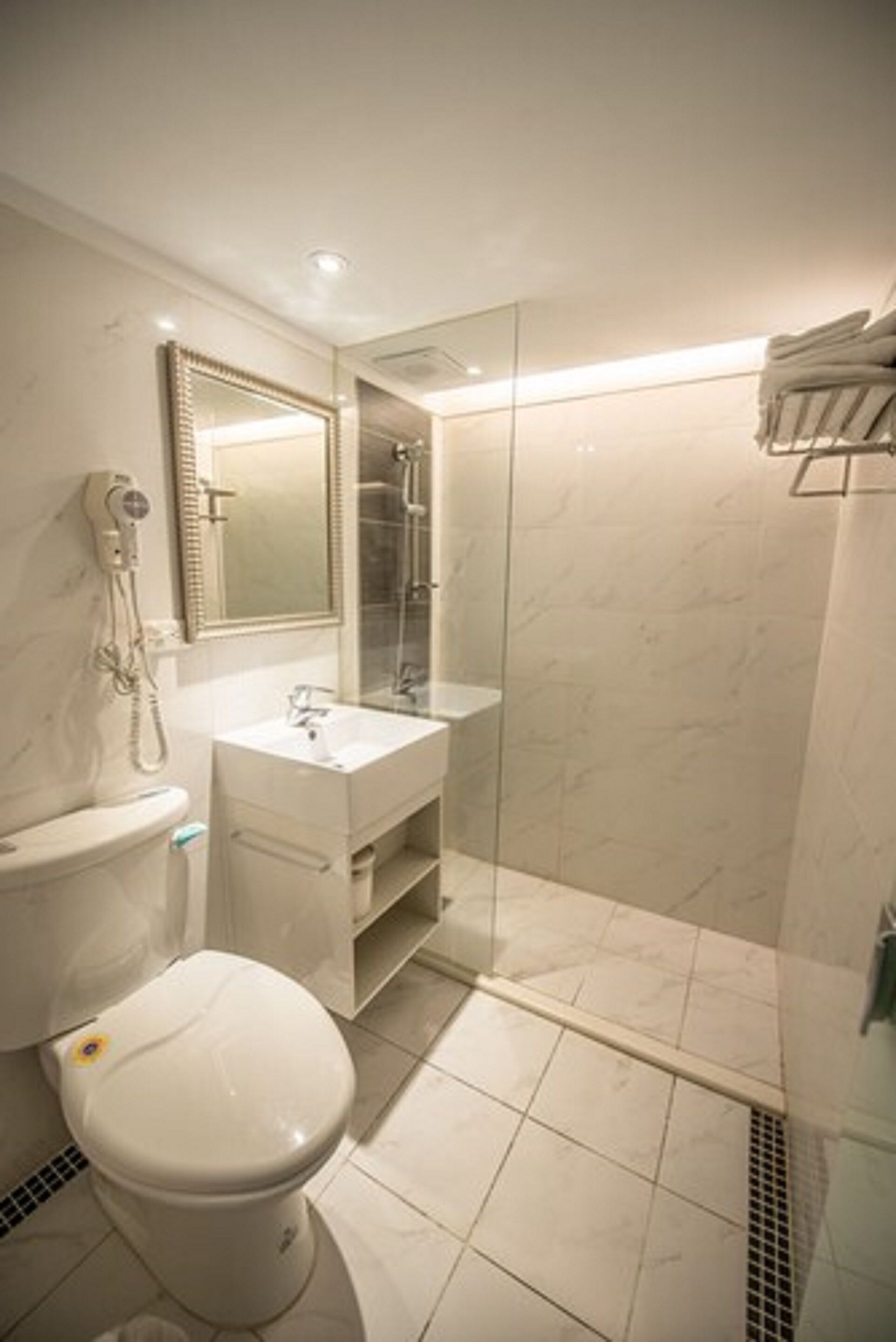 economy single room, no windows, no parking | down duvets, desk, iron/ironing board, free wifi