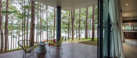 Villa, 5 Bedrooms | Terrace/patio