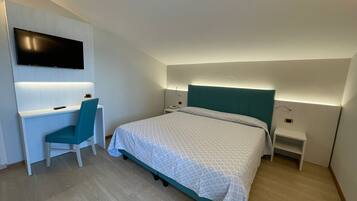 Quarto casal ou duplo standard | Roupas de cama premium, frigobar, cofres nos quartos, escrivaninha