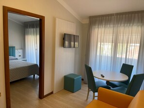 Standard Triple Room | Premium bedding, minibar, in-room safe, desk - Hotel Corallo (Fano)