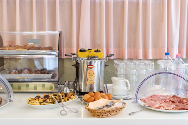 Petit déjeuner buffet compris tous les jours