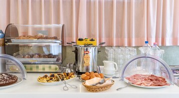 Desayuno buffet incluido todos los días