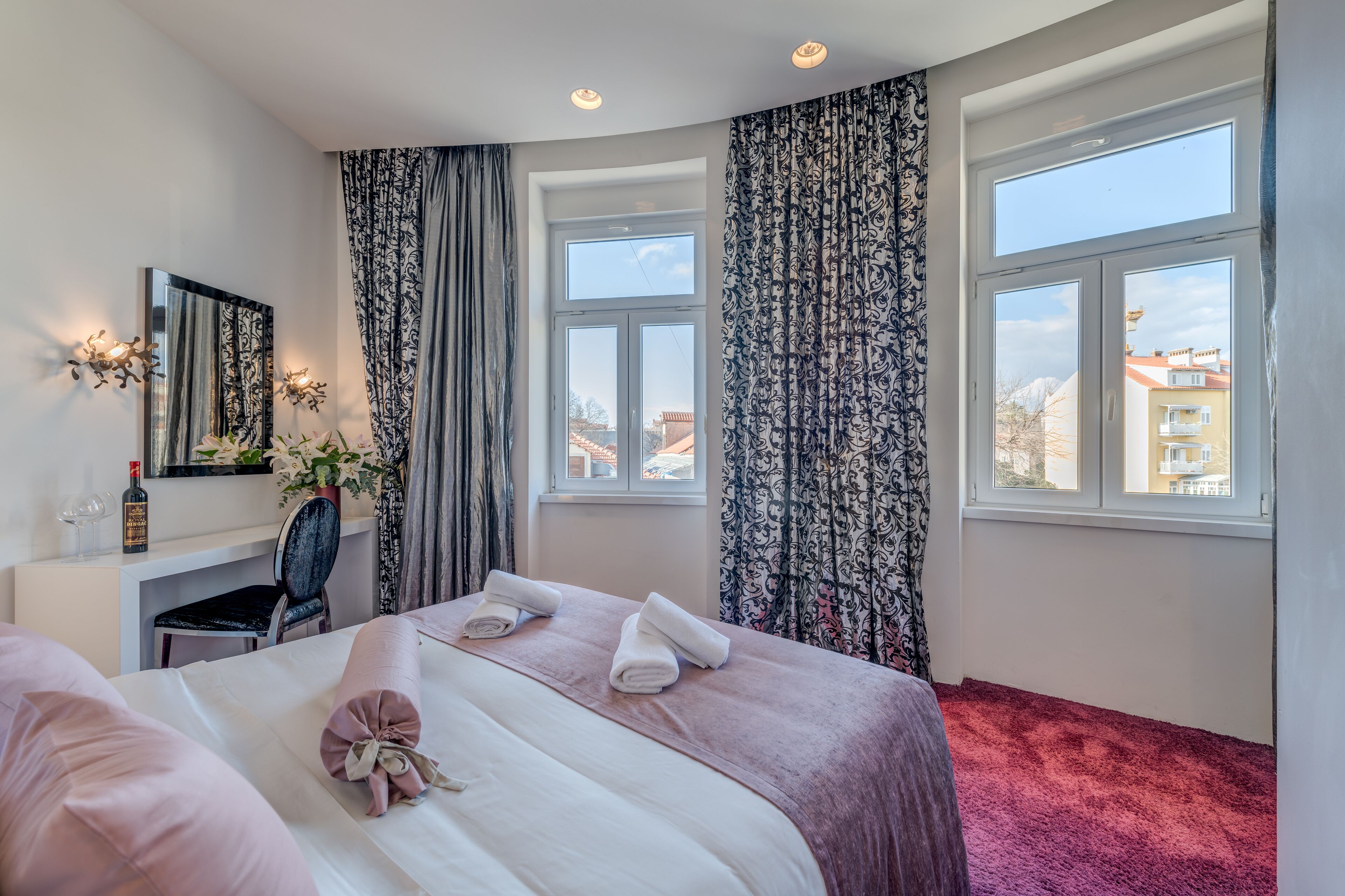 Photo - Starlight Luxury Rooms