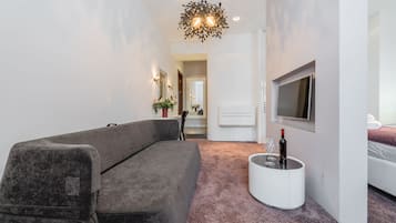 Deluxe Double Room & Extra Sofa Bed, City View | Premium bedding, Select Comfort beds, in-room safe