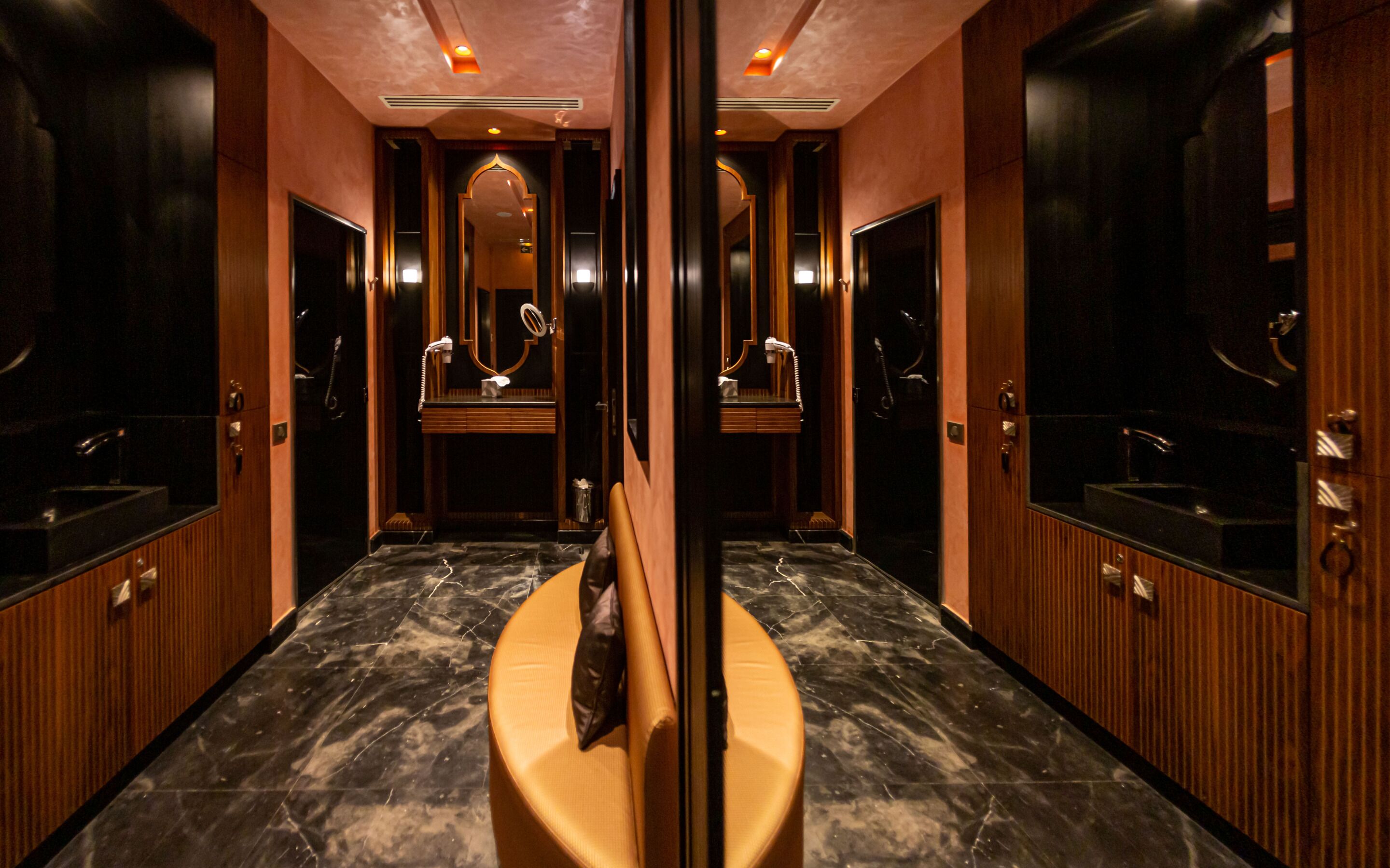 Bastu, ångbastu, turkiskt bad/hamam och kroppsbehandlingar