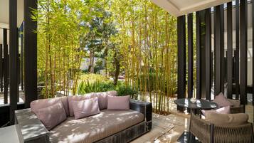 Chambre Premium, accessible aux personnes à mobilité réduite | Terrasse/Patio