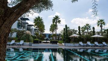 Outdoor pool, pool loungers