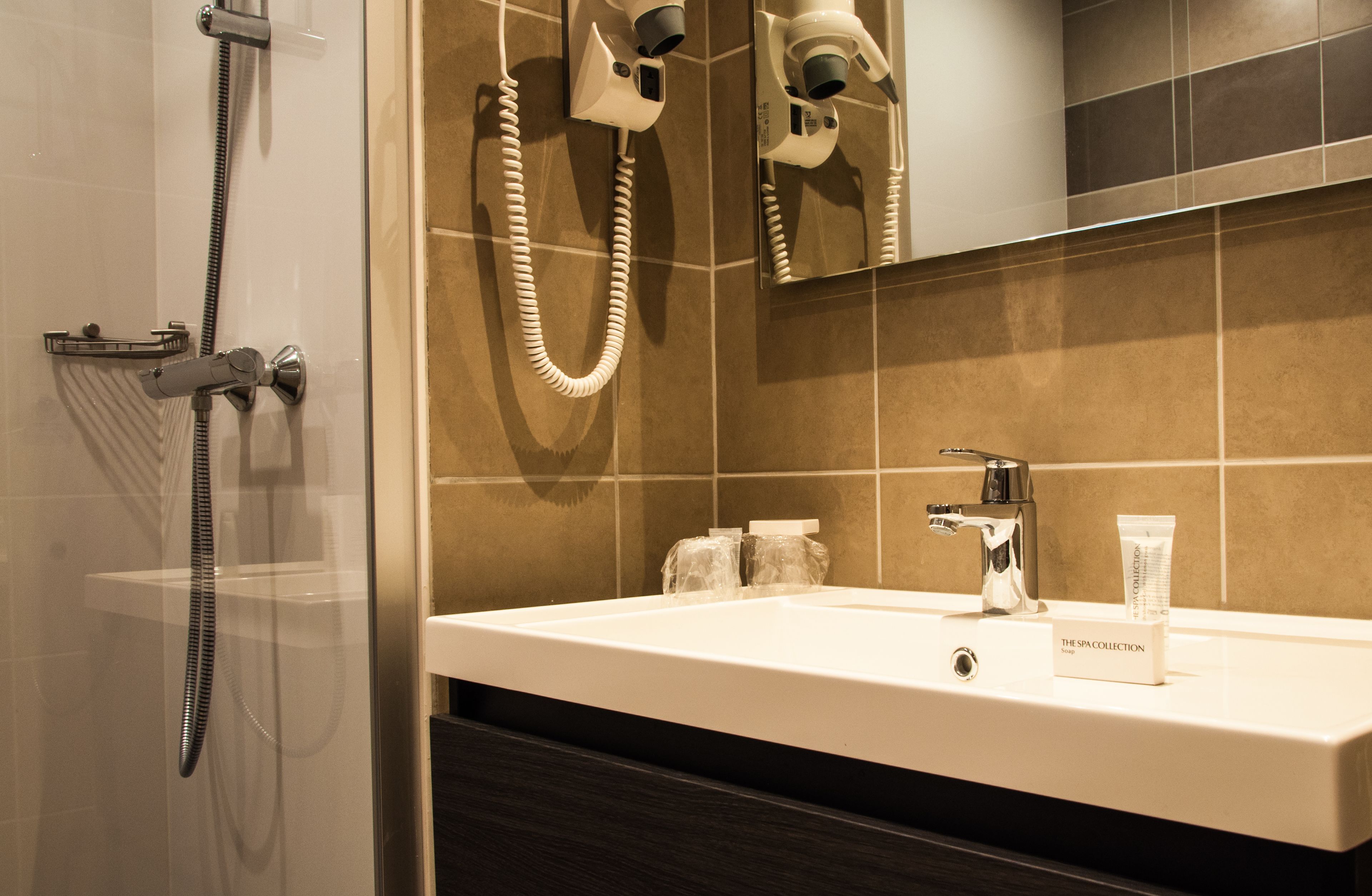 double room | bathroom | free toiletries, hair dryer, towels