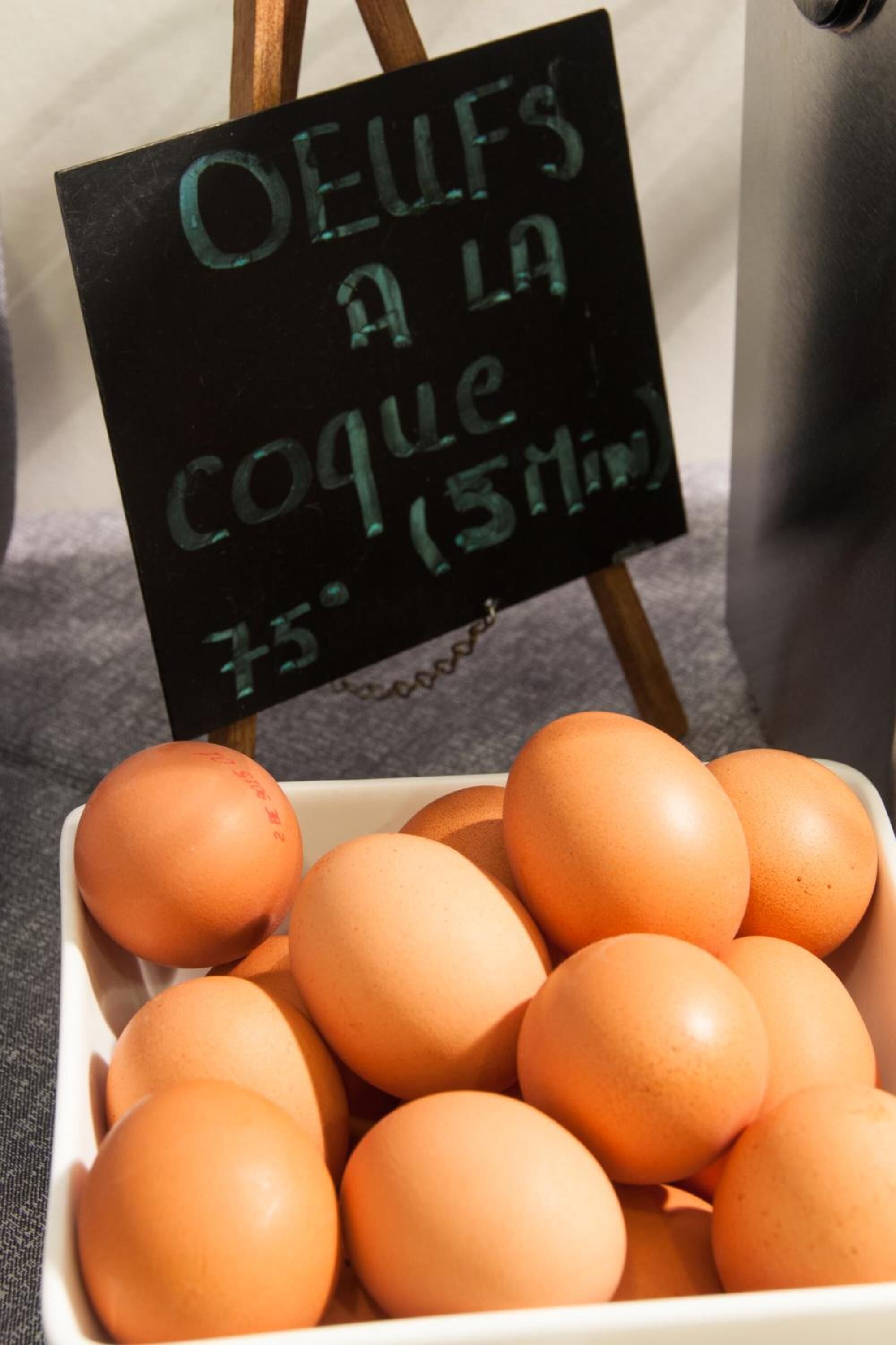 lunch and dinner served, regional cuisine