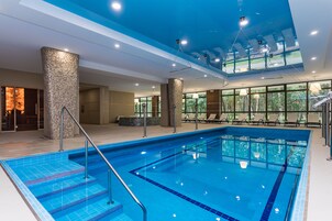 Una piscina techada