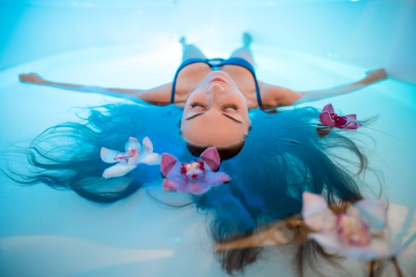 Banheira de hidromassagem, sauna a vapor, tratamentos corporais