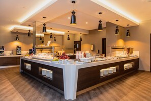 Free daily buffet breakfast