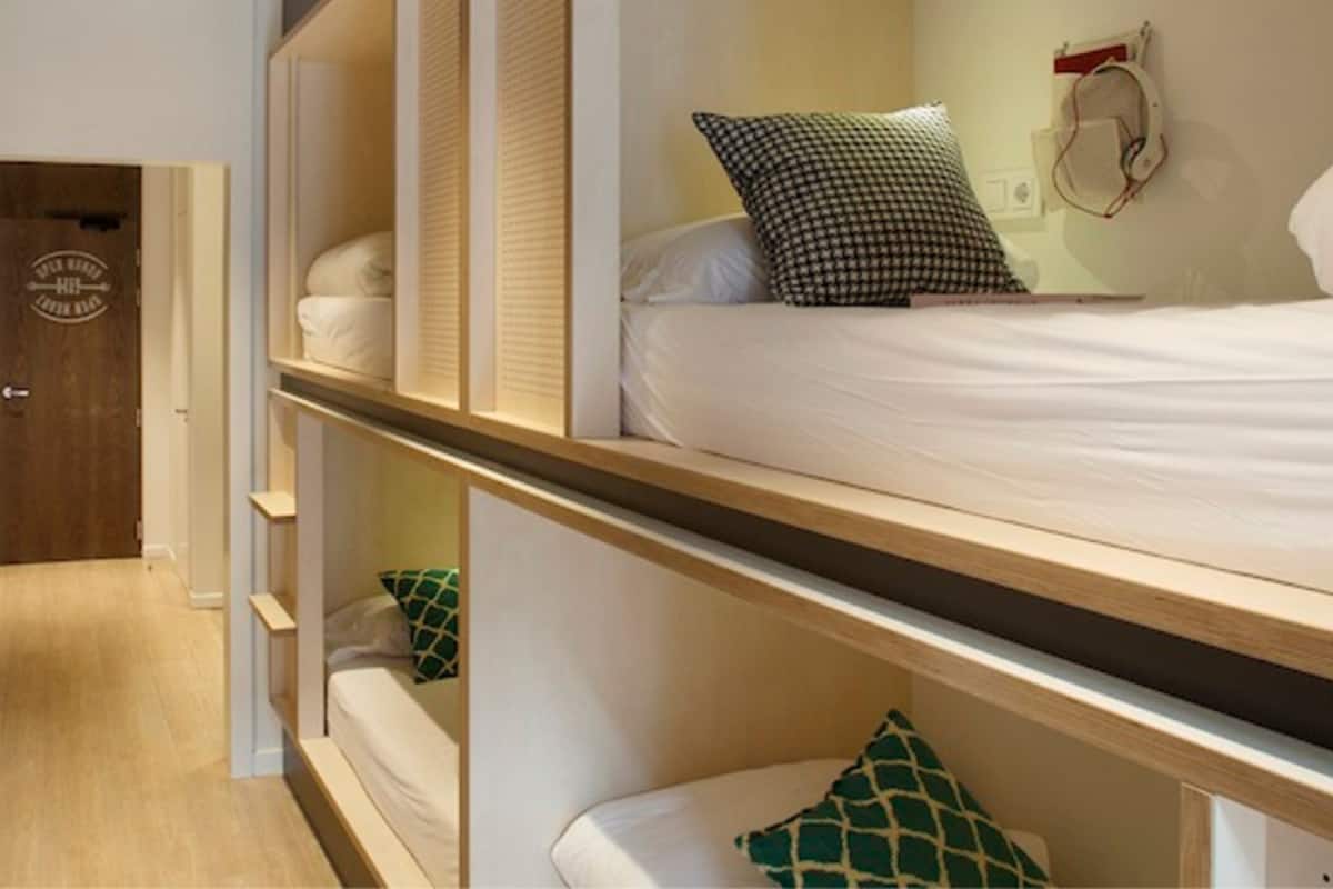 Een kluis op de kamer, individueel gedecoreerd, individueel gemeubileerd