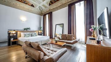 Suite, River View (Prestige) | Frette Italian sheets, premium bedding, Select Comfort beds, minibar