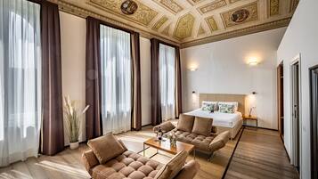 Suite, River View (Prestige)