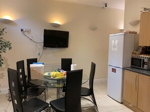 Cookware/dishes/utensils - CityLodge London (London)
