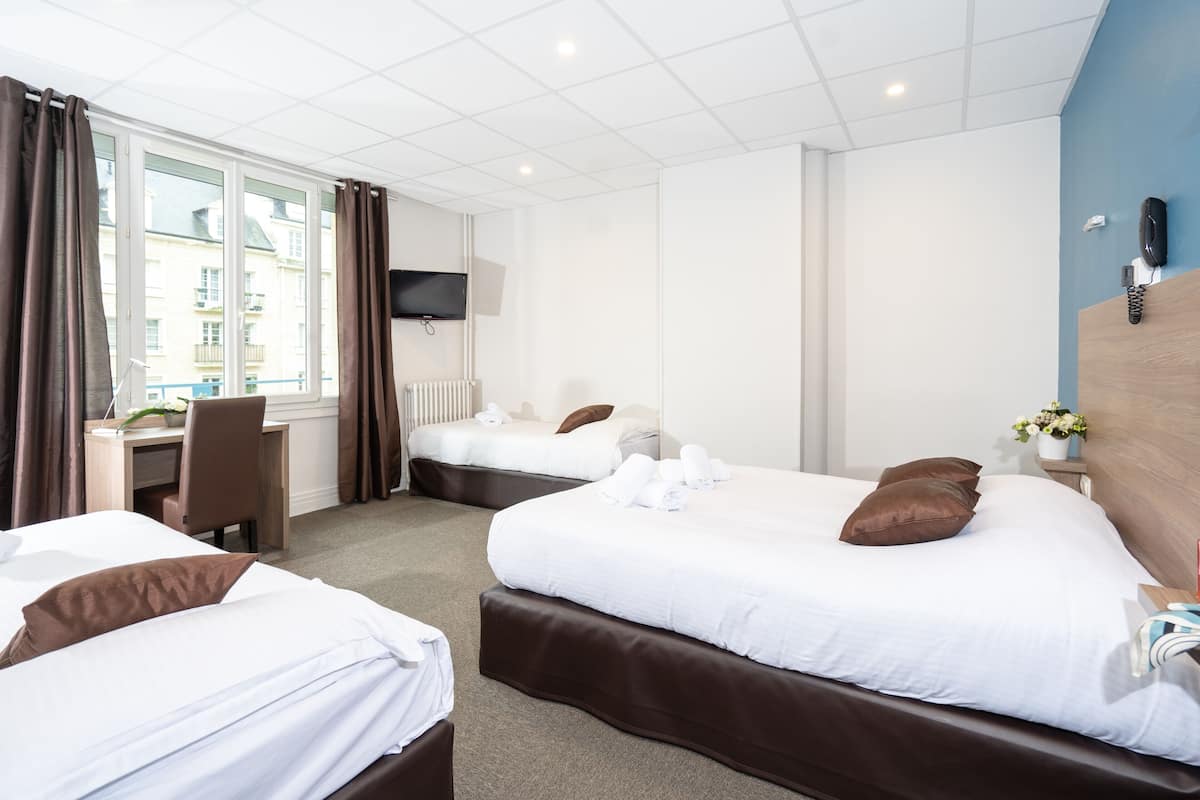 1 bedroom, desk, iron/ironing board, free wifi