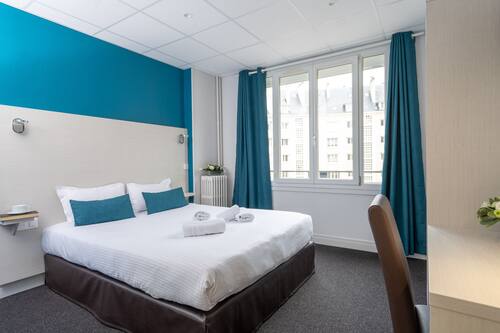 Doppia Comfort | Una scrivania, ferro/asse da stiro, Wi-Fi gratuito, lenzuola