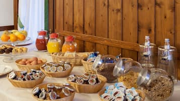 Frokostbuffé hver dag (mot et tillegg)