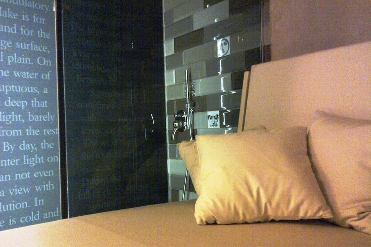 Dusche, kostenlose Toilettenartikel, Haartrockner, BademÀntel