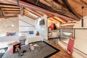 Cubrecamas, wifi gratis y ropa de cama 