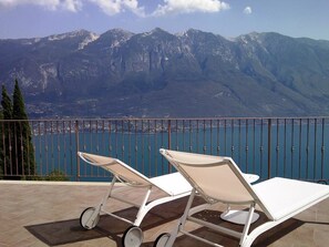 普通套房, 露台, 湖景 | 客房設施服務