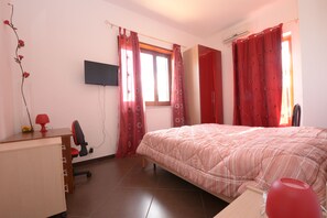 Basic Suite, 2 Bedrooms, Accessible, Garden View