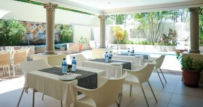 Tägliches inbegriffenes nach Wunsch zubereitetes Frühstück