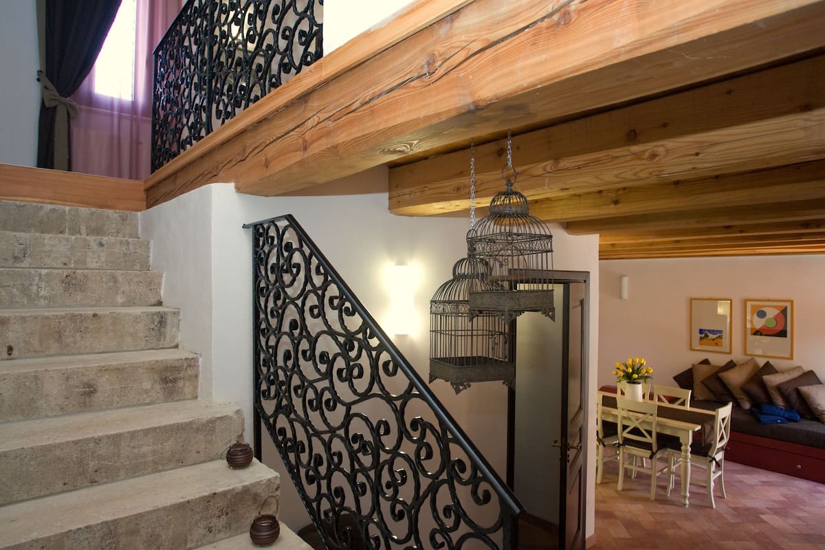 Comfort Apartment, 2 Bedrooms | Staircase