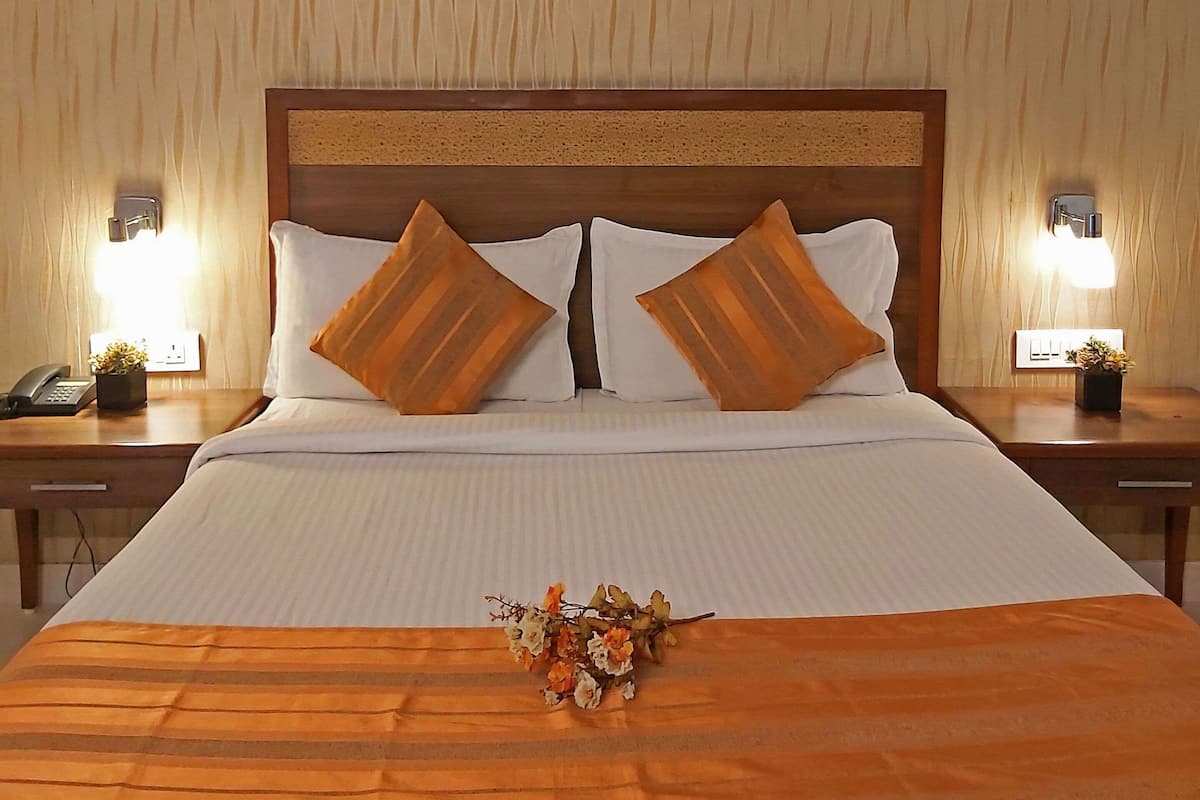 Premium bedding, in-room safe, desk, soundproofing