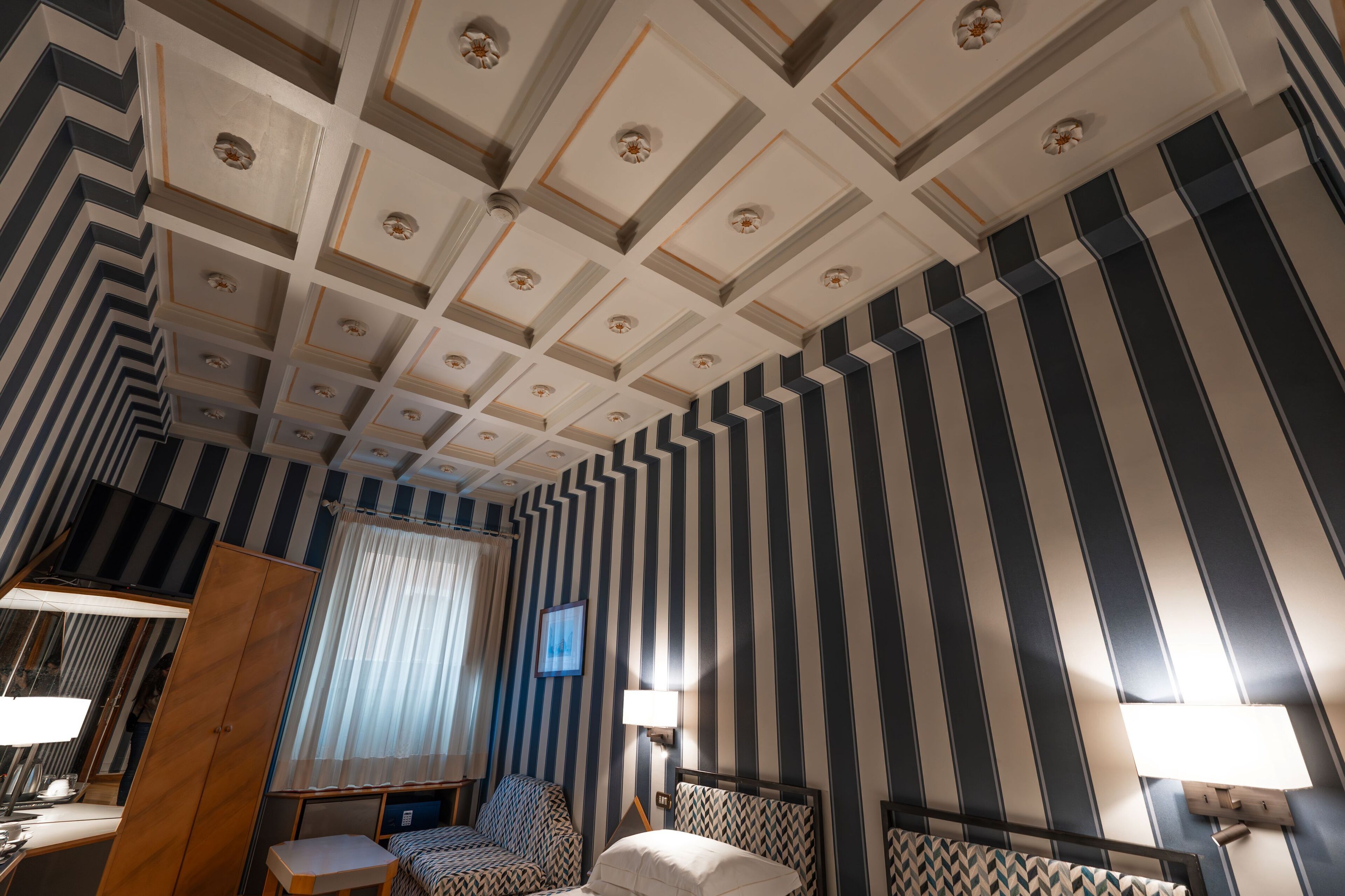 classic double room, 1 bedroom | 1 bedroom, hypo-allergenic bedding, minibar, in-room safe