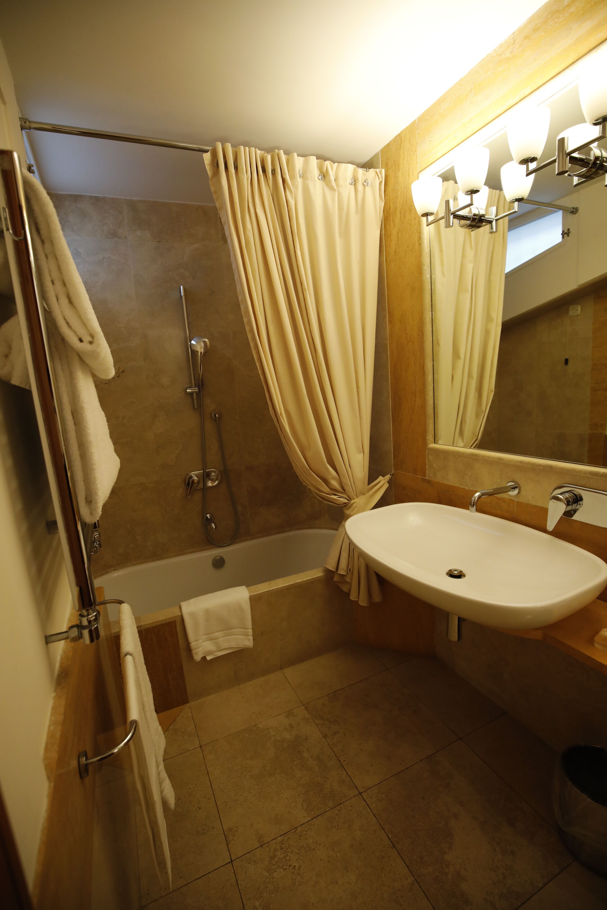 classic double room, 1 bedroom | bathroom | free toiletries, hair dryer, bidet, towels